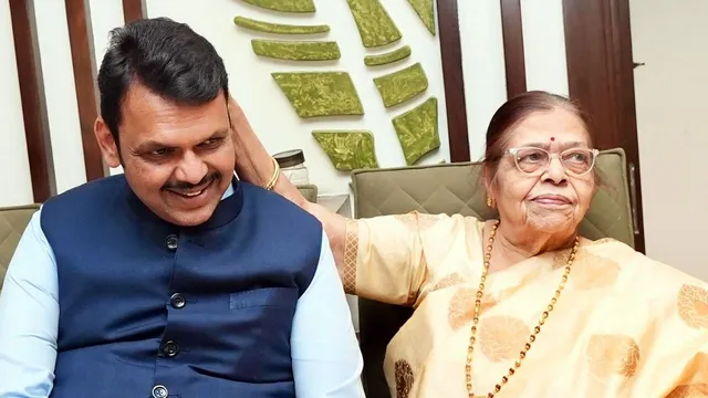 devendra-fadnavis-middle-name-in-maharashtra-cm-swearingin-invitation-has-an-addition-what-is-it